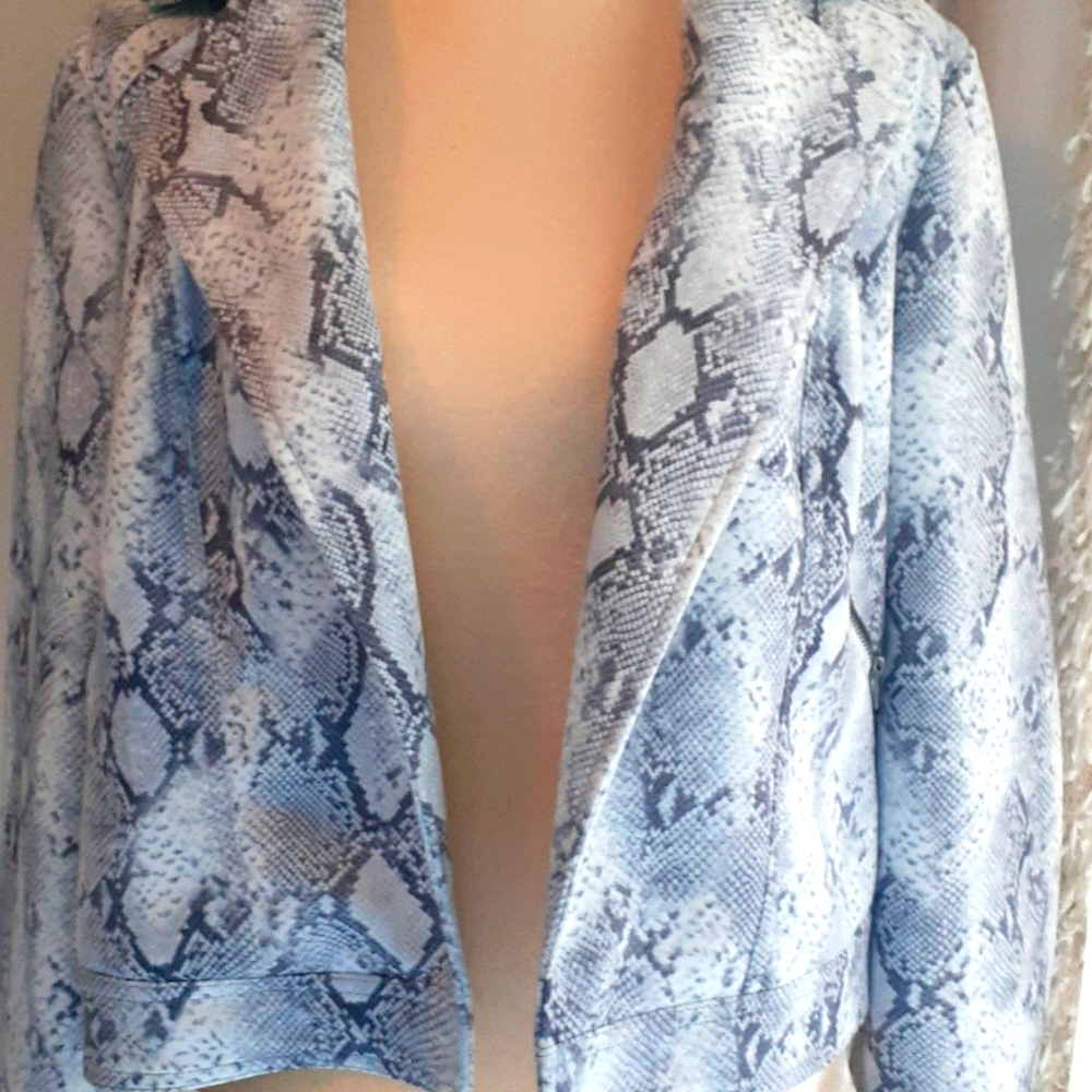 NWT Philosophy Gray Snakeskin Open Front Jacket